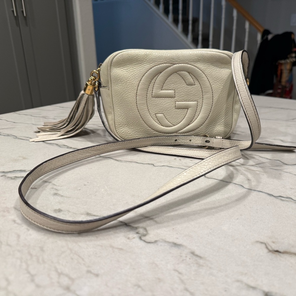Gucci Soho Disco Crossbody Bag Cream Pebbled Leather Tassel Authentic - Picture 3 of 16